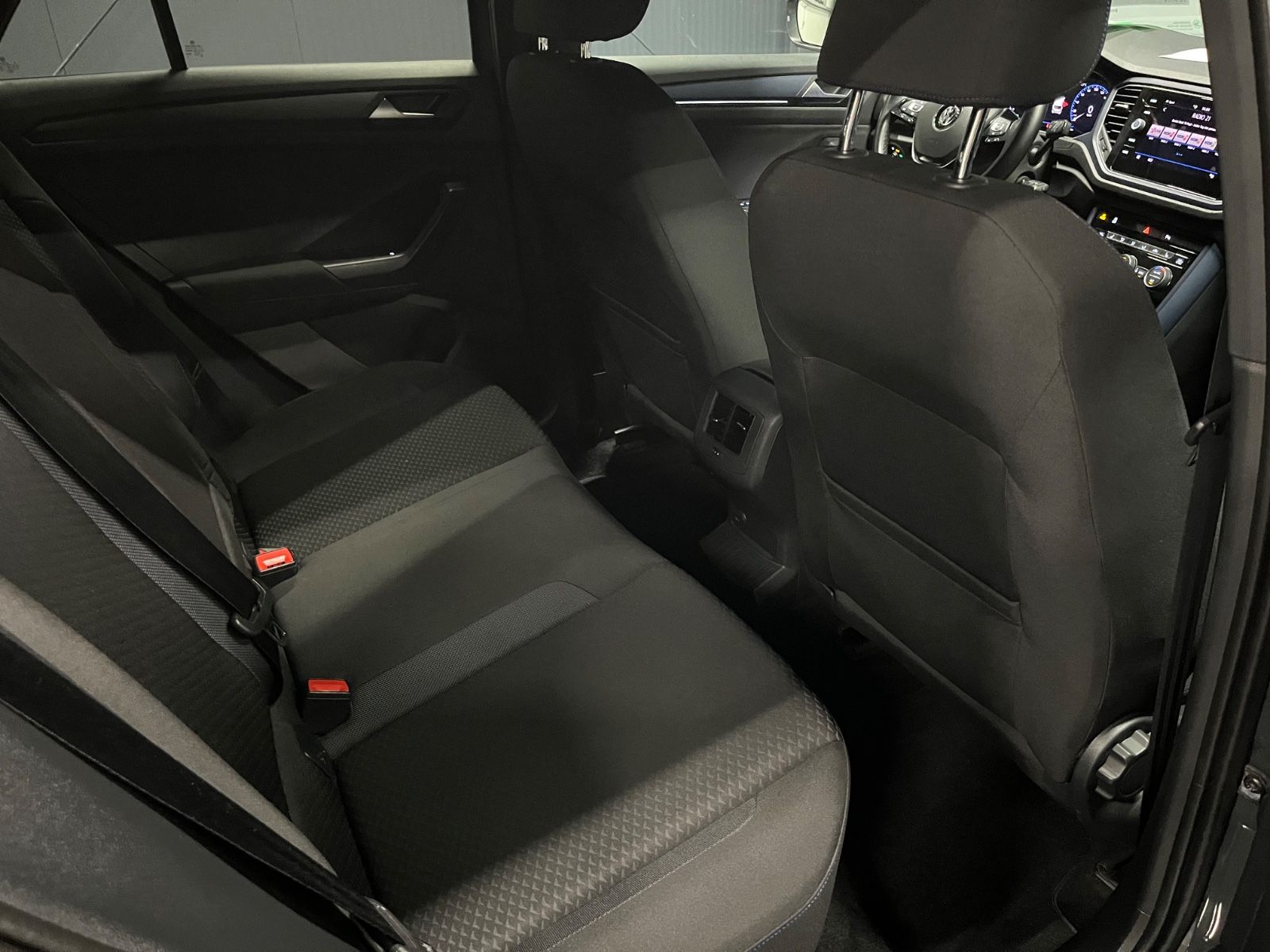 Volkswagen T-Roc 1.5 TSI DSG United - Samsaru's Car Outlet