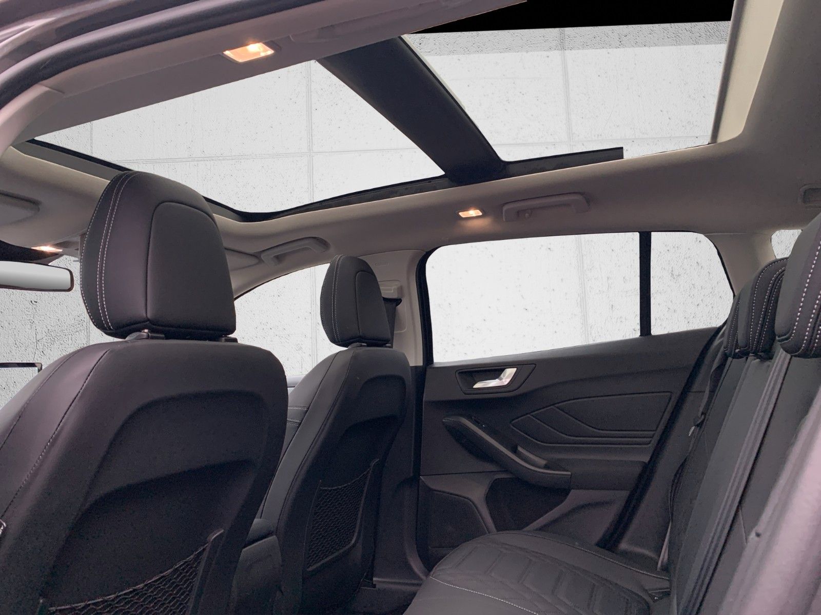 Ford FOCUS ACTIVE X+AUTOMATIK+NAVI+KAMERA+PANORAMA!