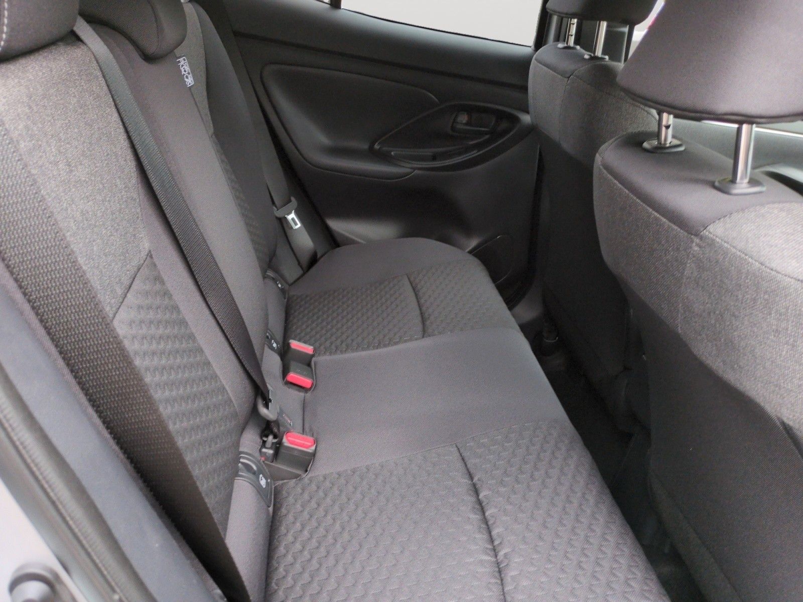 Toyota Yaris Cross Hybrid Teamplayer + Winter + Safety-