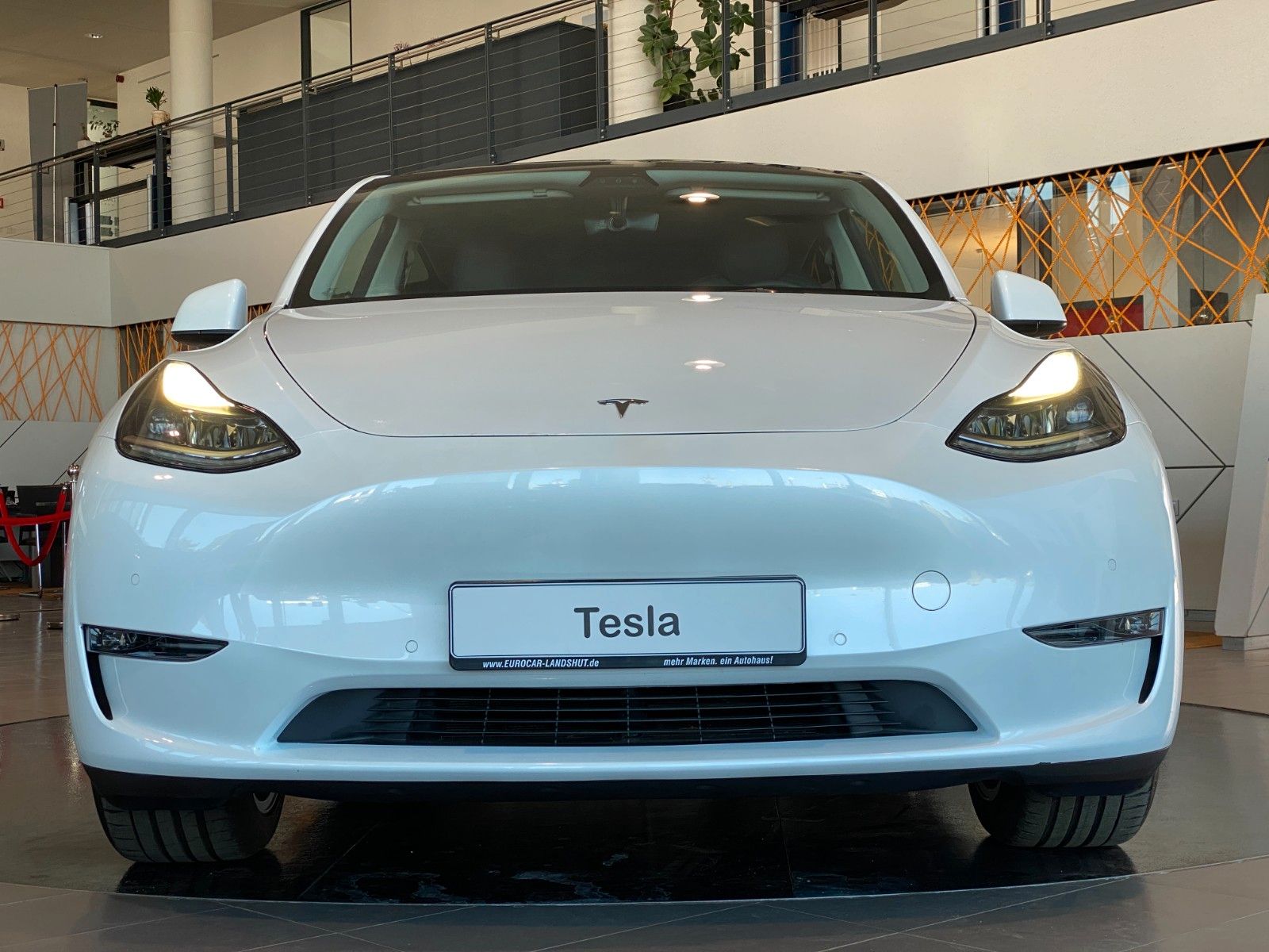 Tesla Model Y AWD Long Range Dual Motor Enh.Autopilot