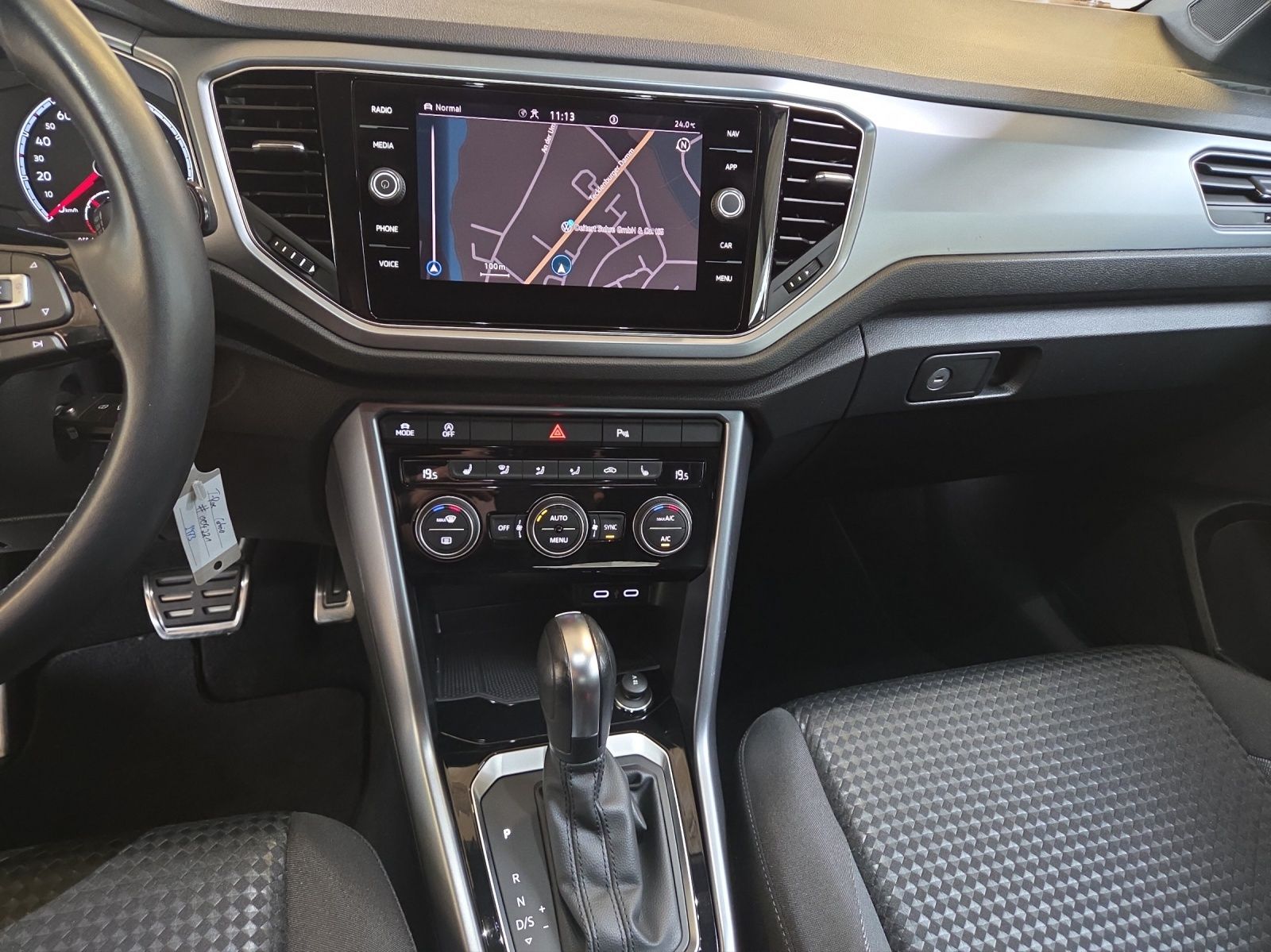 Volkswagen T-Roc 1.5 TSI DSG Active - Samsaru's Car Outlet