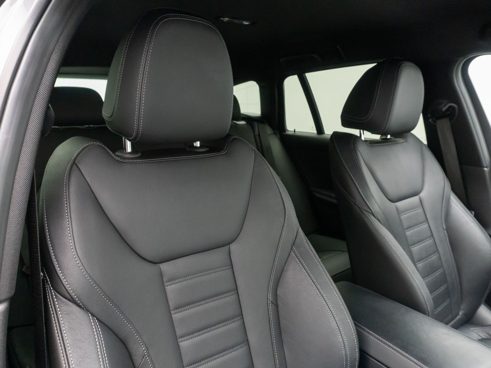 BMW 320d Sport Line - Samsaru's Car Outlet