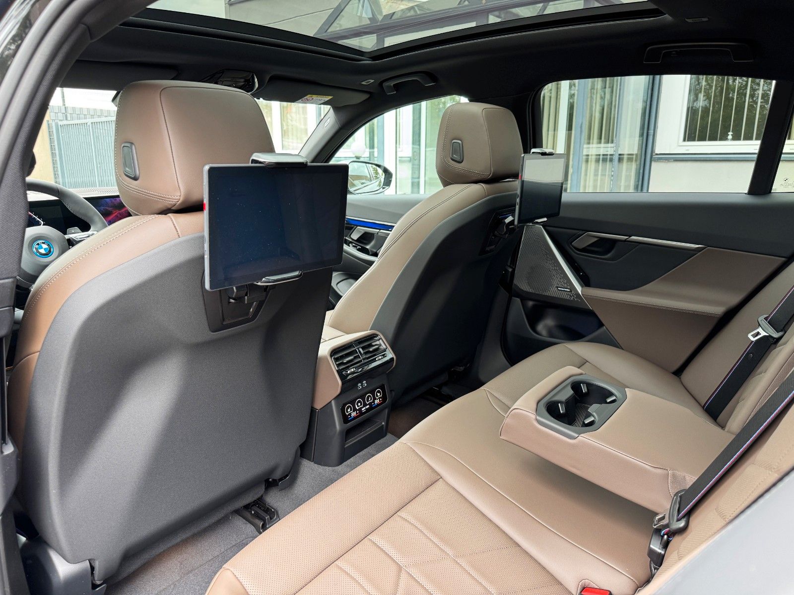BMW 530 e M Sport Pro/Pano/Harman/Fond Tabletts