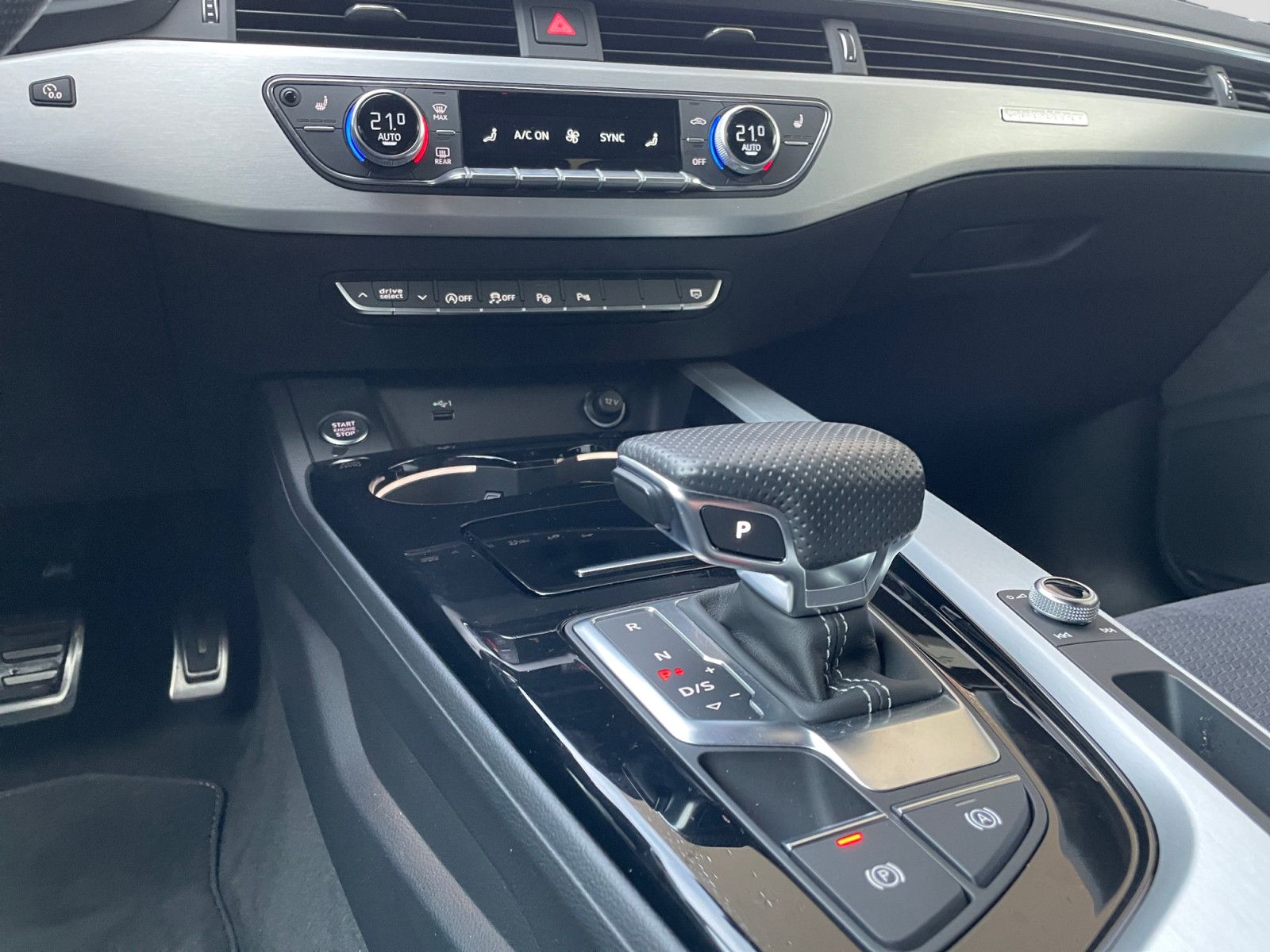 Audi A4 Limousine 50TDI quattro Tiptrc S-line Matrix