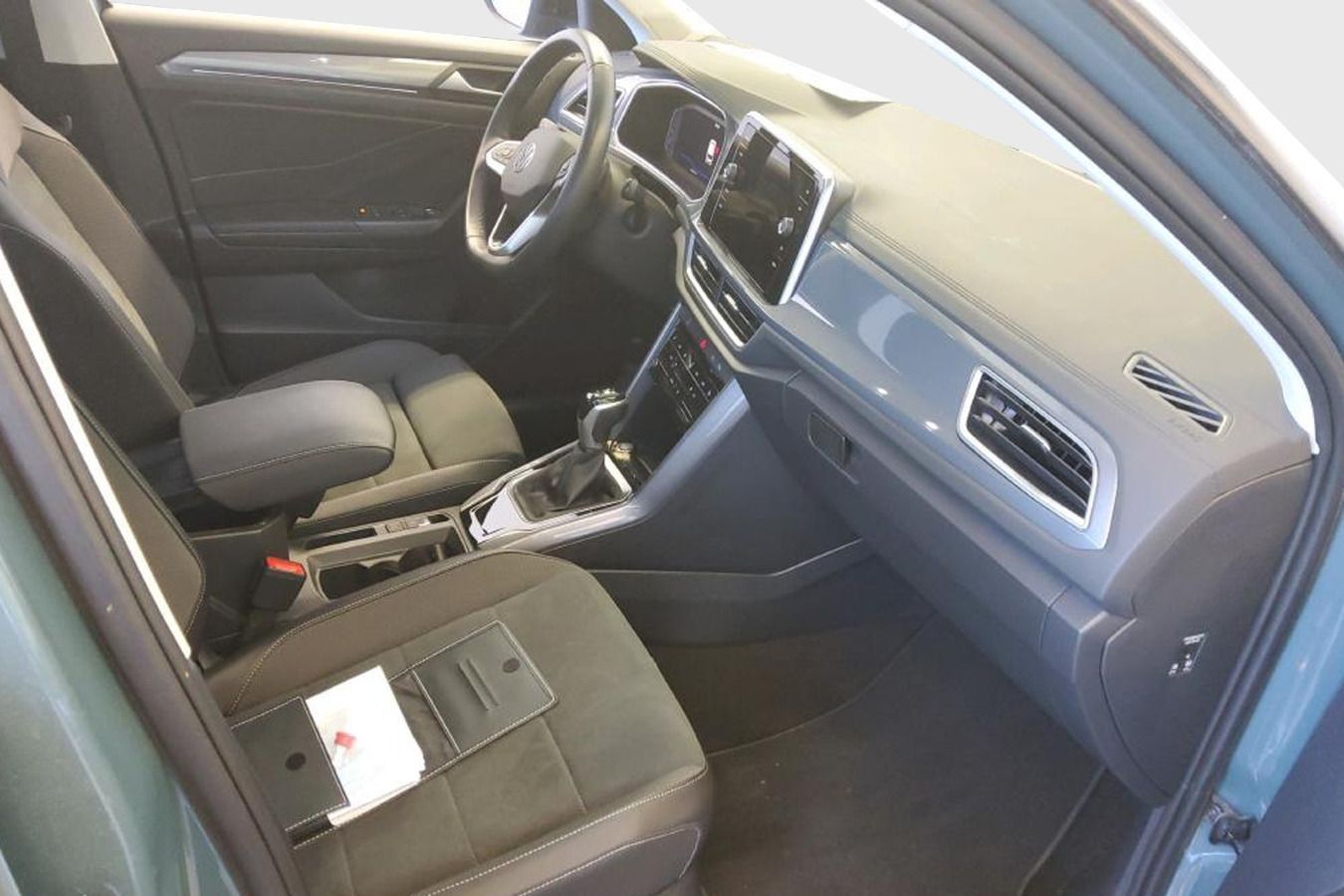 Volkswagen T-Roc 2.0 TDI STYLE - Samsaru's Car Outlet