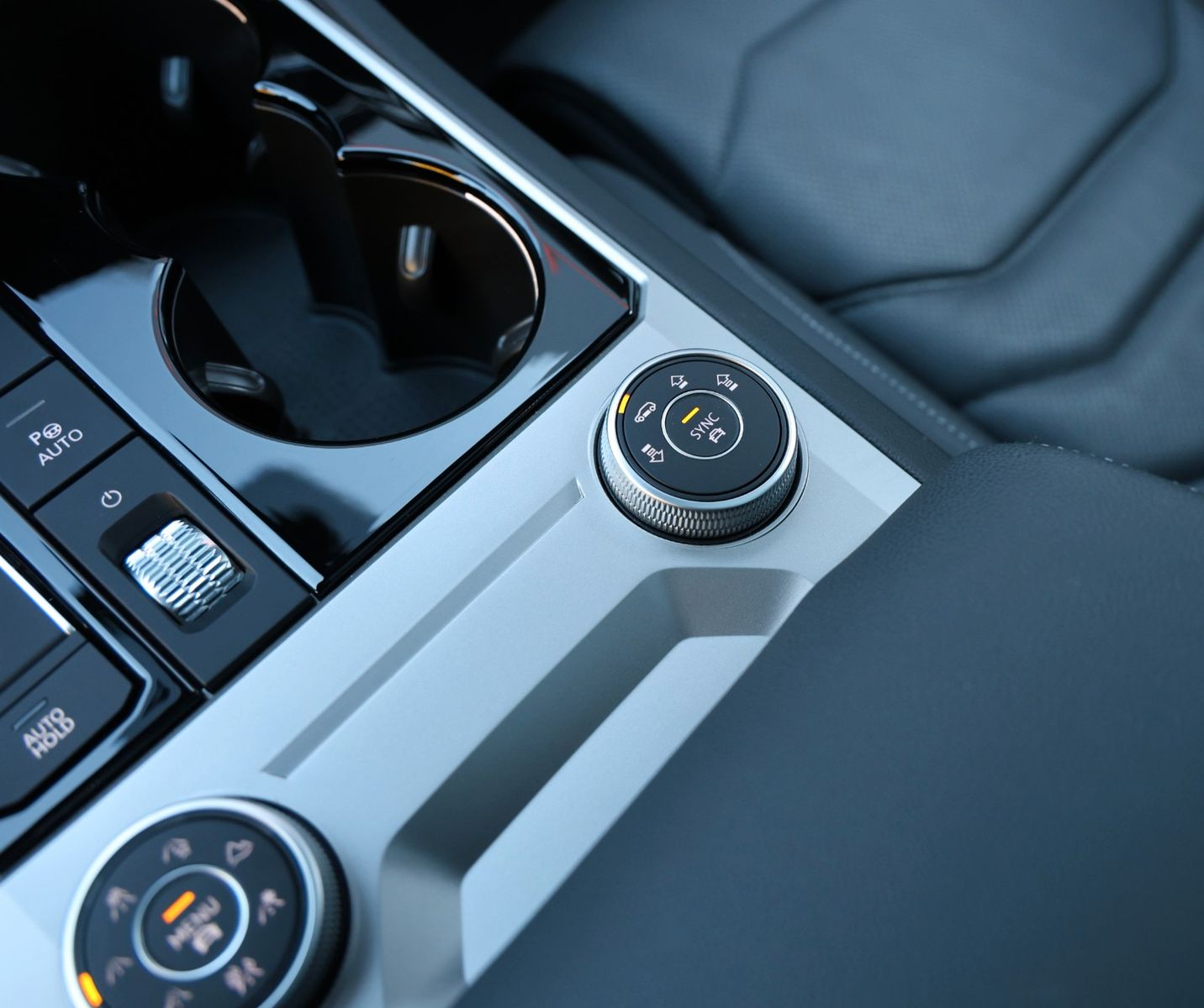 Volkswagen Touareg R-Line V8 TDI 4Mo. AHK Pano 360° Massage