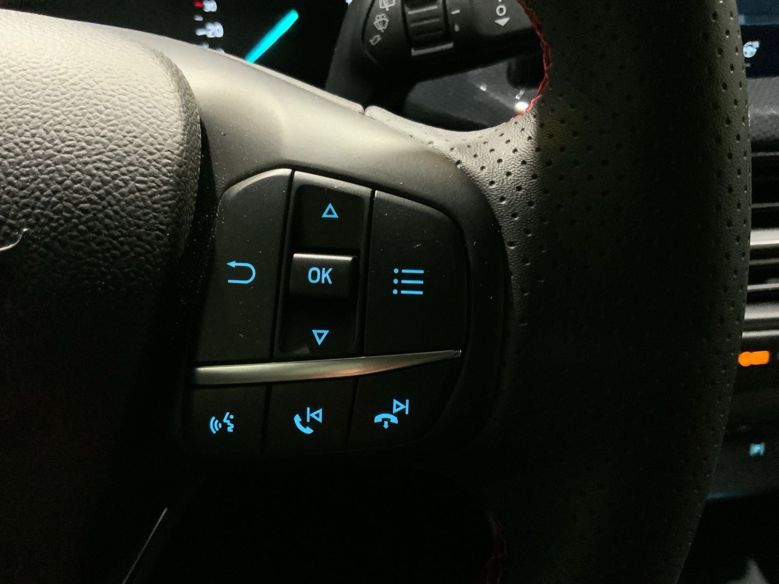 Ford Focus ST-Line Turnier Aut.*ACC*KAM*NAVI*LED*WINT