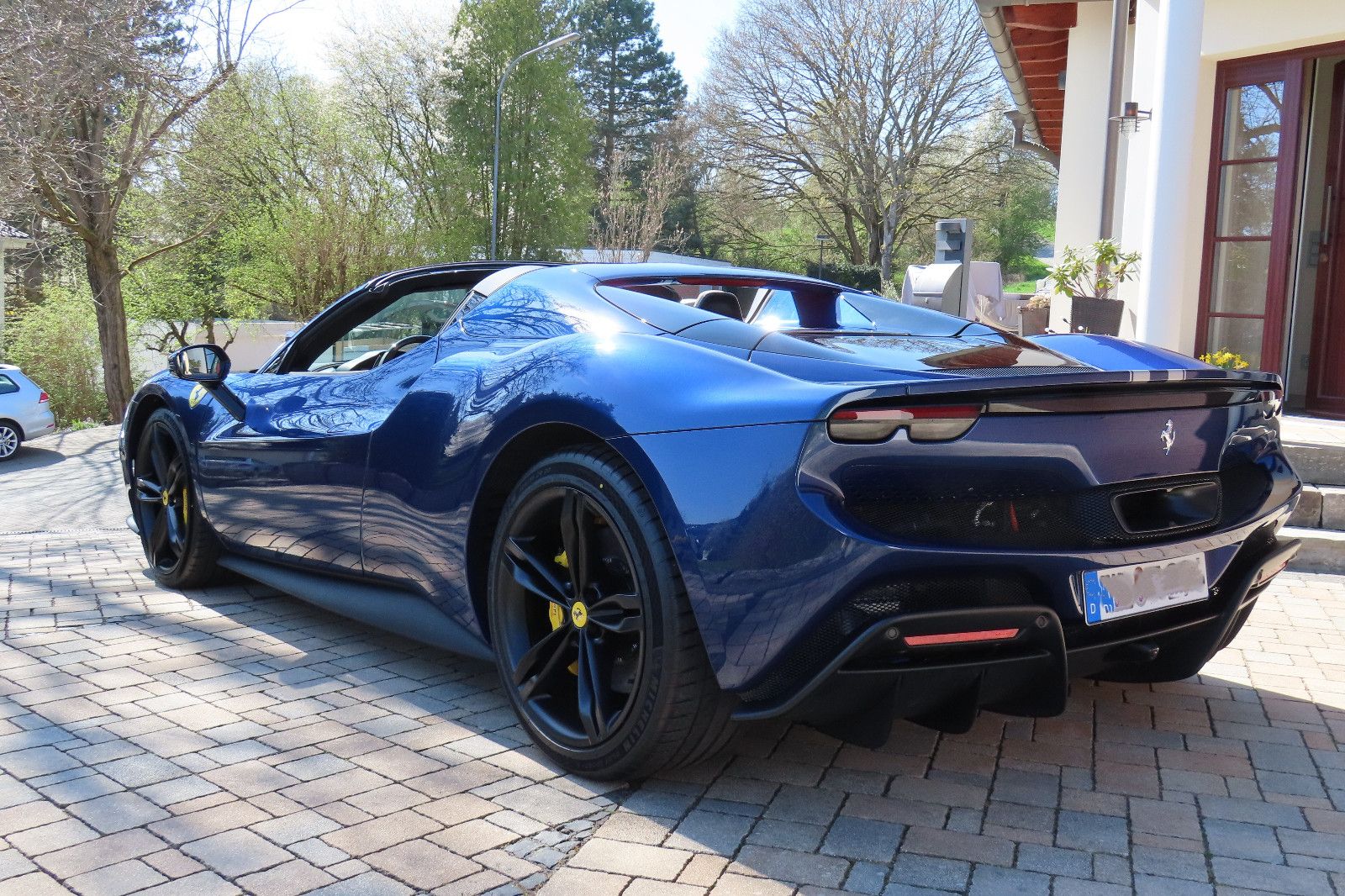 Ferrari 296 GTS - Samsaru's Car Outlet