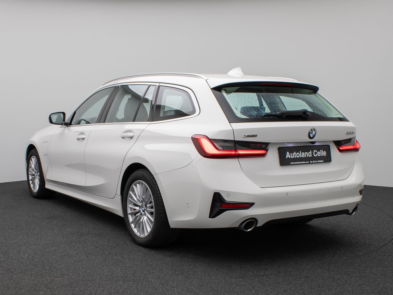 BMW 330e xD Sport Line - Samsaru's Car Outlet