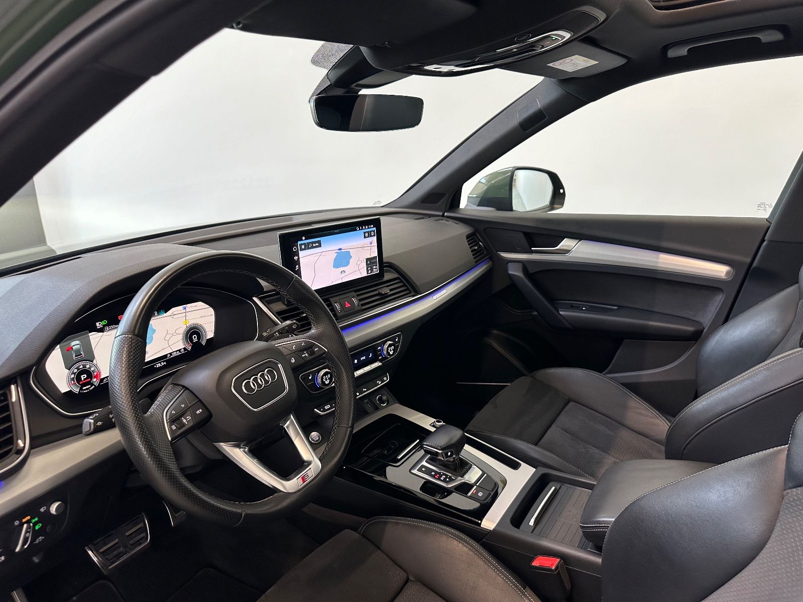 Audi Q5 45 TFSI quattro S line - Samsaru's Car Outlet