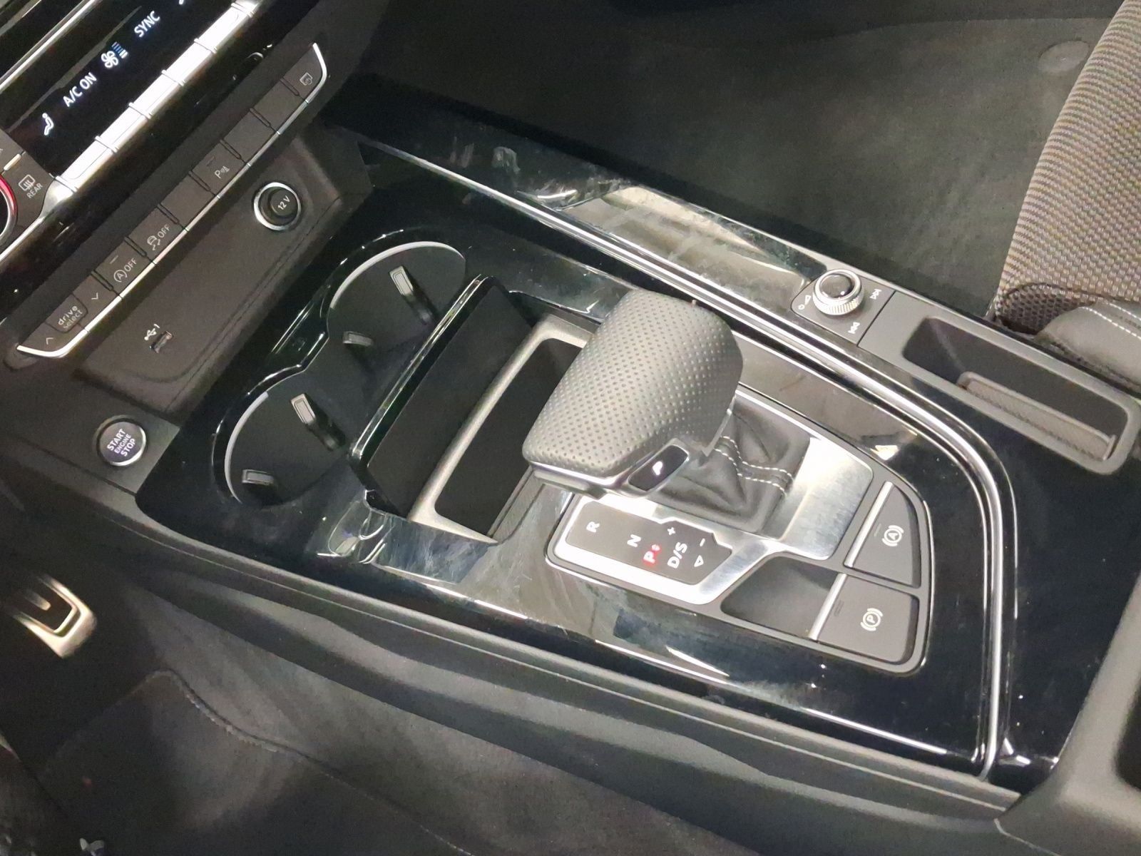 Audi A4 Avant 40 TFSI Q 2x S LINE AHK Virtual LED LM1