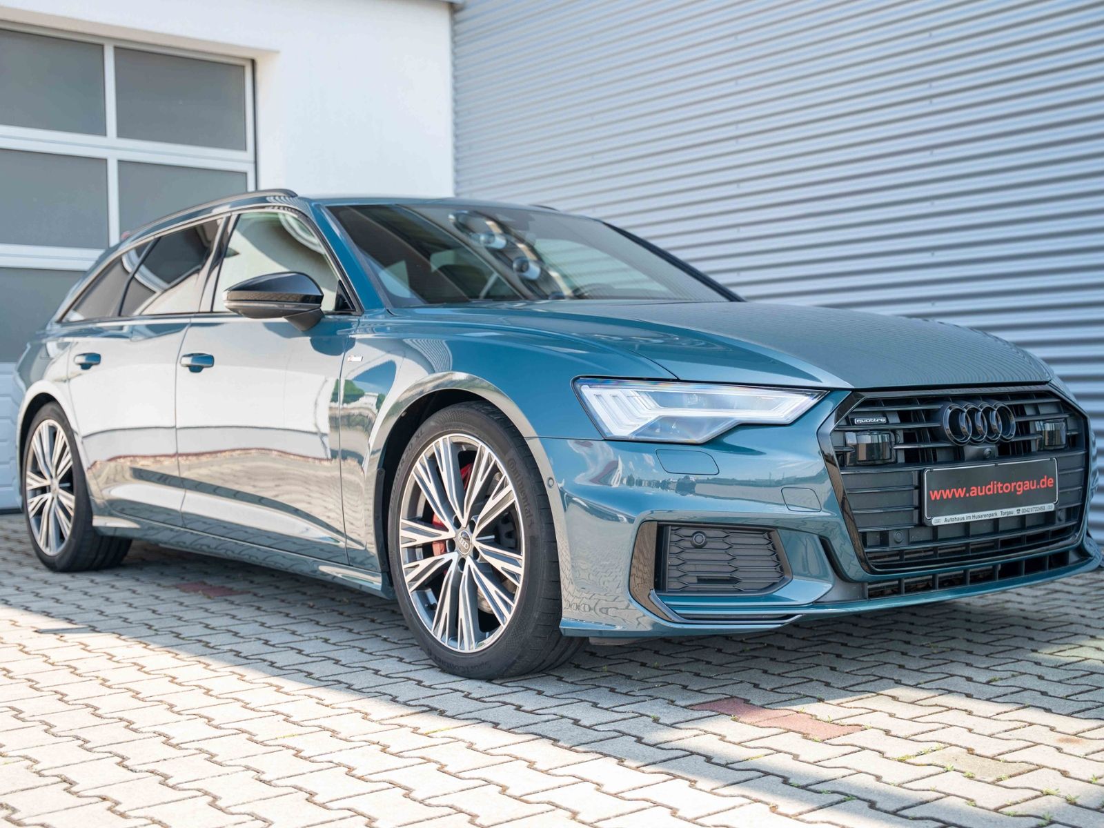 Audi A6 Avant 55 TFSI e quattro sport - Samsaru's Car Outlet