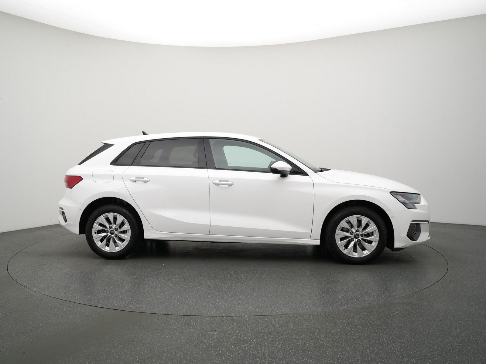 Audi A3 Sportback e ACC AHK CARPLAY LED SHZ PORT NAVI