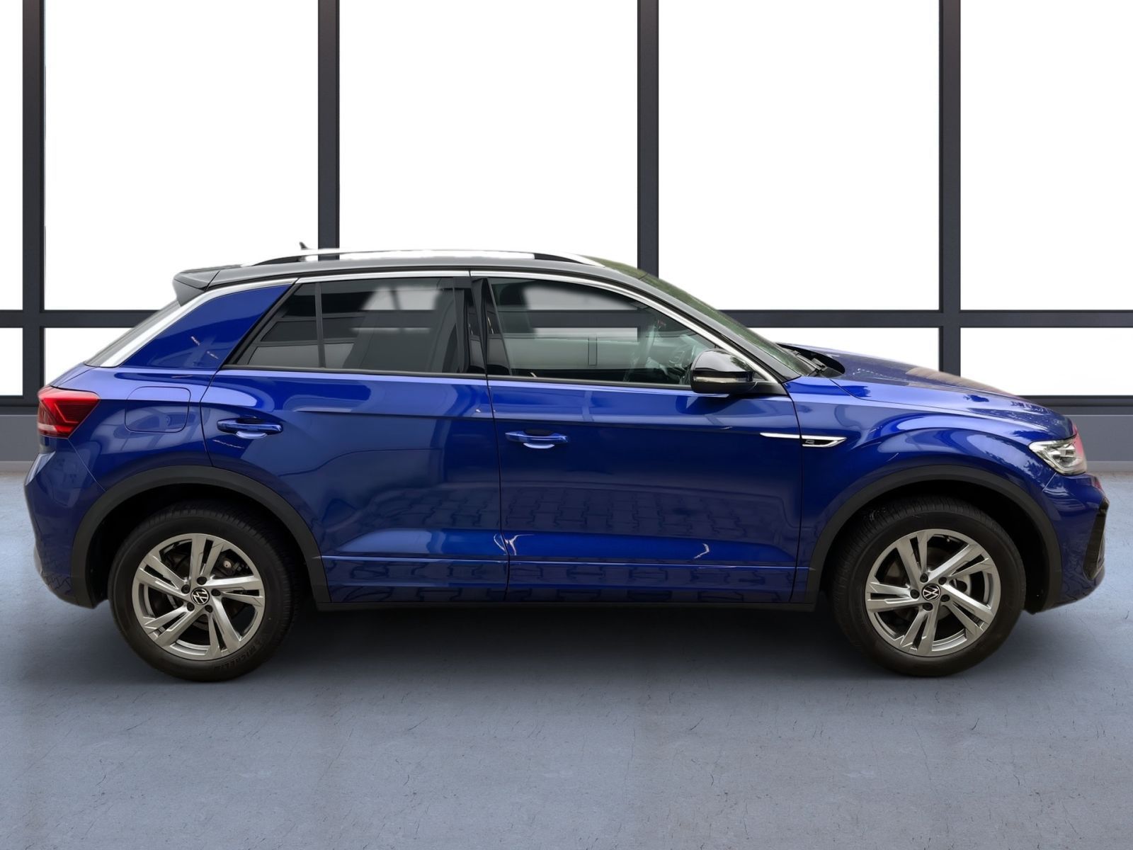 Volkswagen T-Roc 1.0 TSI R-LINE - Samsaru's Car Outlet