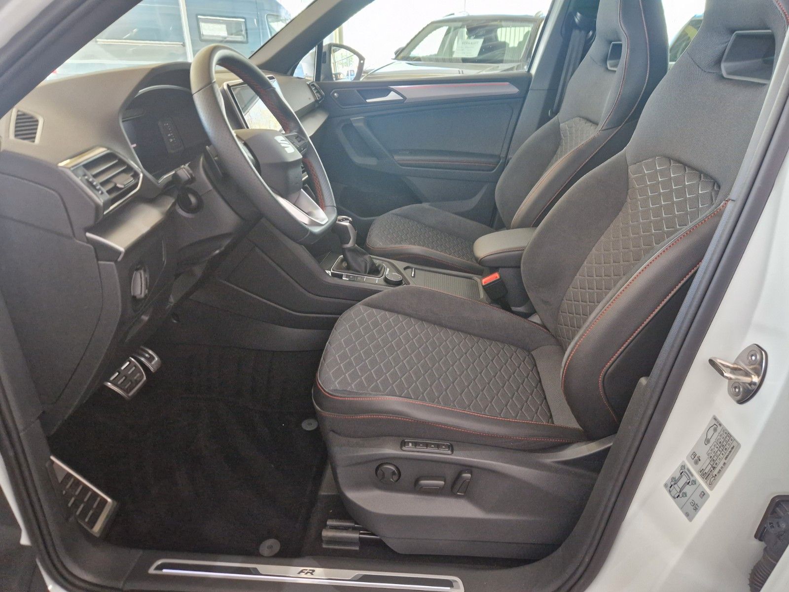 Seat Tarraco FR 2.0 TDI 4Drive DSG beats AHK Standhei