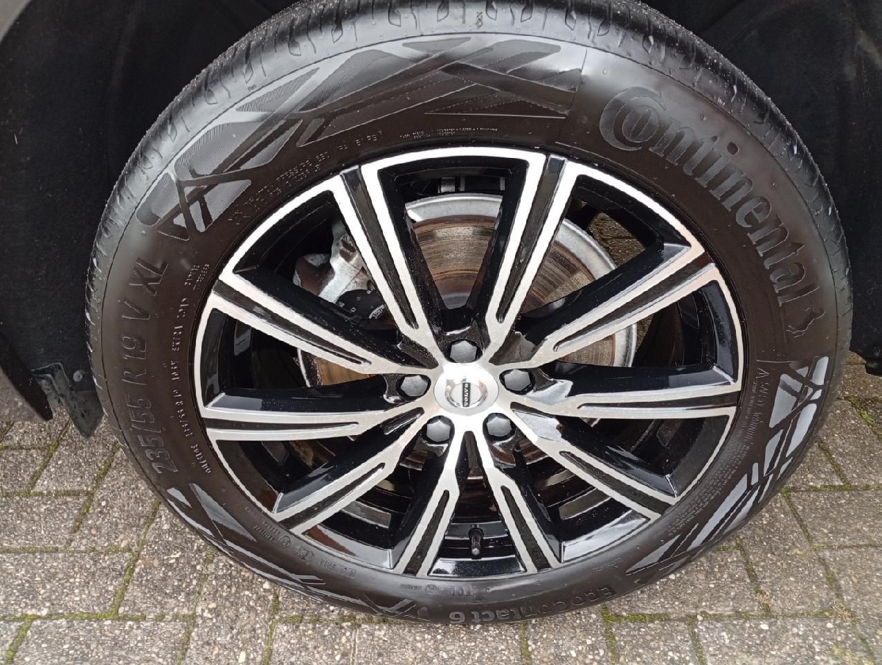 Volvo XC60 B4D Gear. Ultimate Dark AWD/Head-UP/Pano-D.