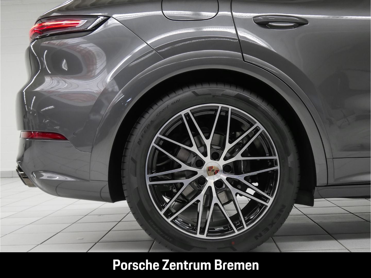 Porsche Cayenne BOSE Hinterachslenkung 90L Head-Up PASM