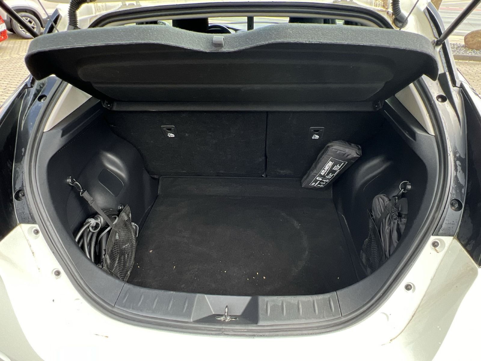 Nissan Leaf Acenta - Samsaru's Car Outlet