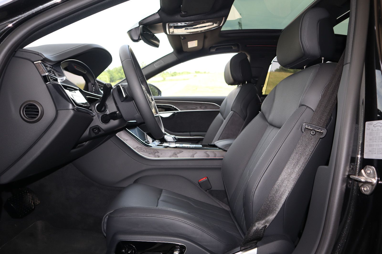 Audi A8L 60 TFSIe lang exclusive S-LINE - Samsaru's Car Outlet