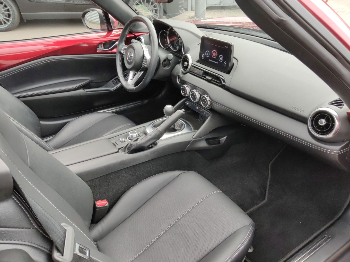 Mazda MX-5 Exclusive-Line RF 1.5 El. Verdeck Navi Lede