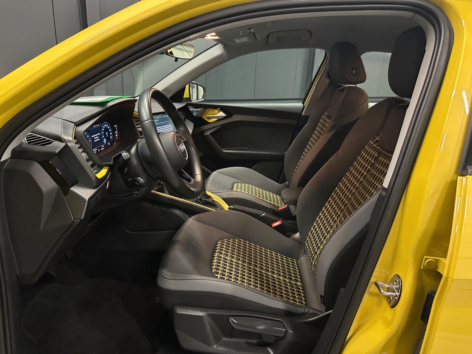 Audi A1 Sportback 25 TFSI advanced - Samsaru's Car Outlet