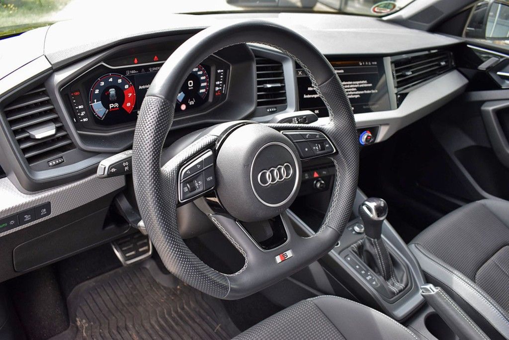 Audi A1 Sportback 40 TFSI S-line - Samsaru's Car Outlet