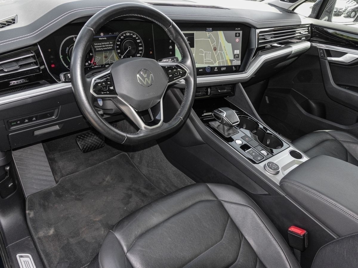 Volkswagen Touareg 3.0 eTSI eHybrid 4Motion - Samsaru's Car Outlet