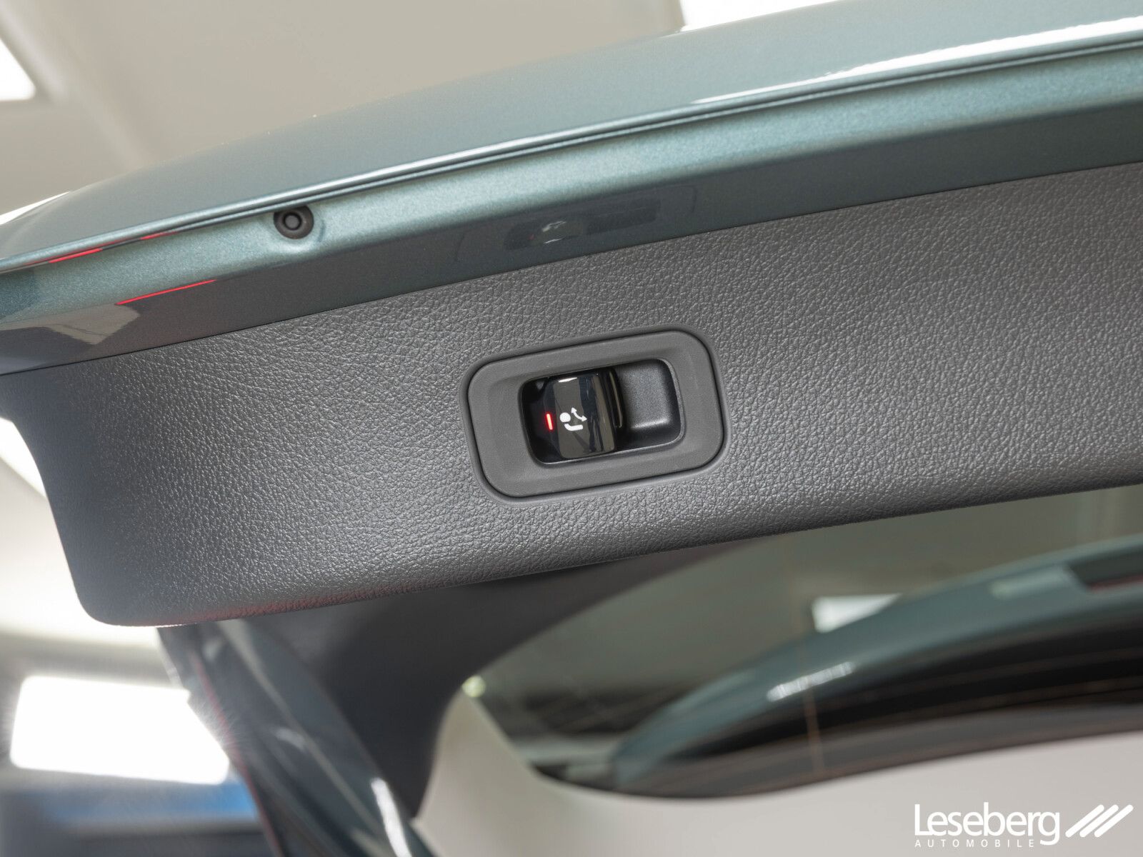 Mercedes-Benz GLC 300 de 4M AVANTGARDE LED /Pano /AHK /Head-Up