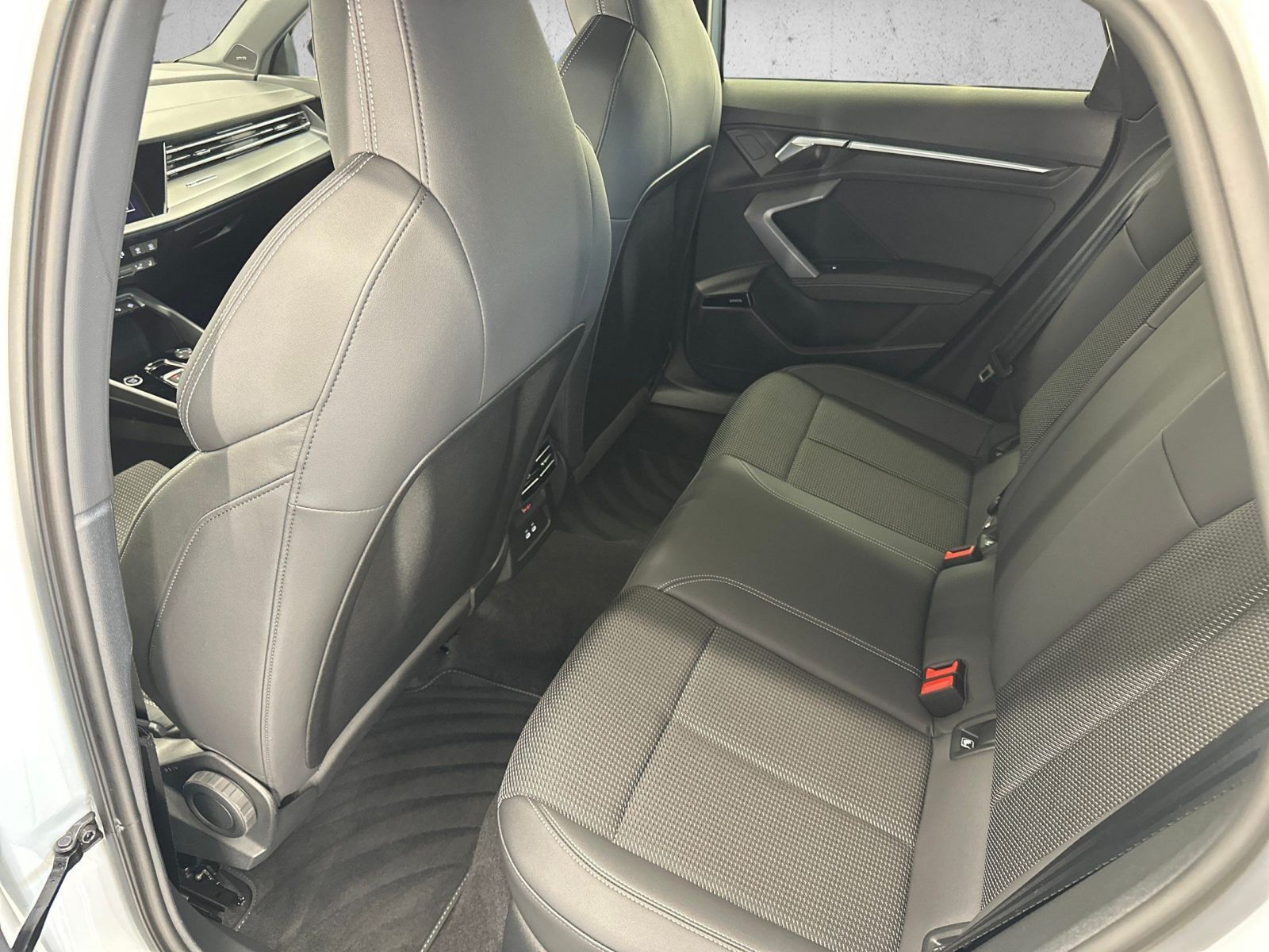 Audi A3 Sportback 35 TFSI S line - Samsaru's Car Outlet