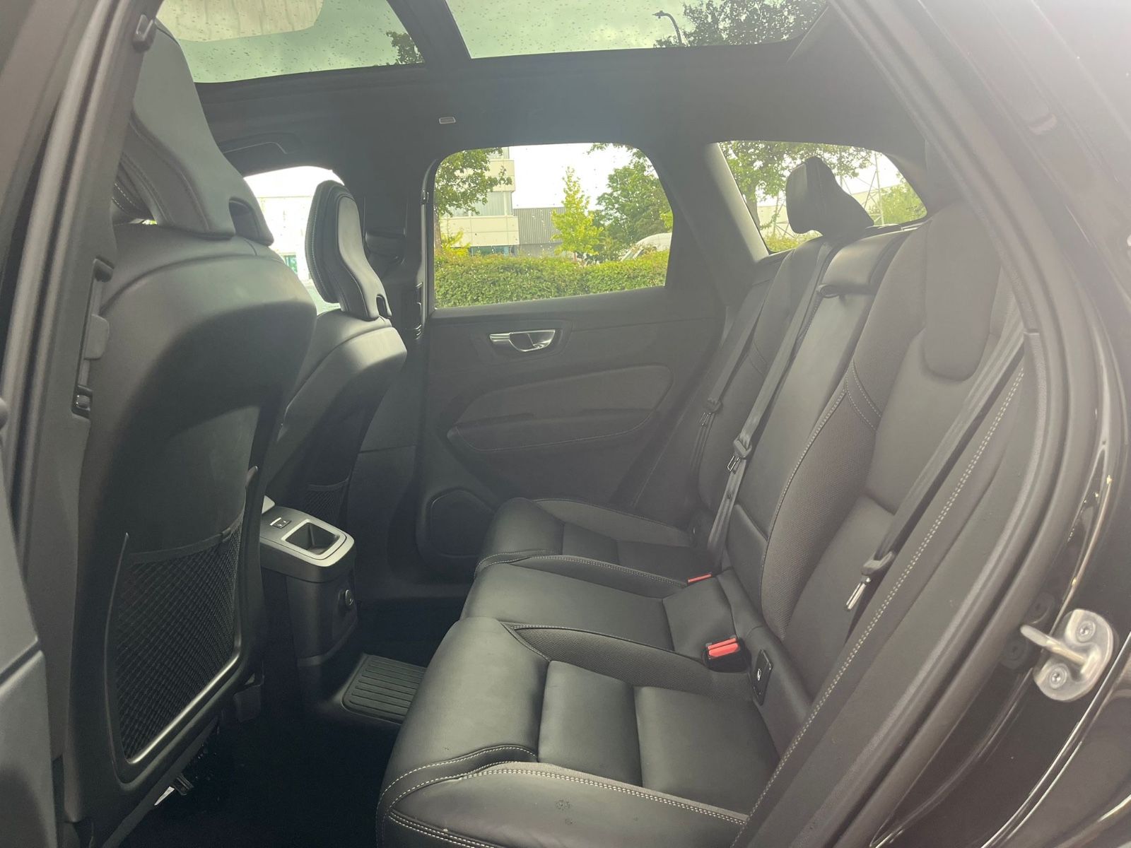 Volvo XC60 T6 AWD Recharge Plus Dark - Samsaru's Car Outlet