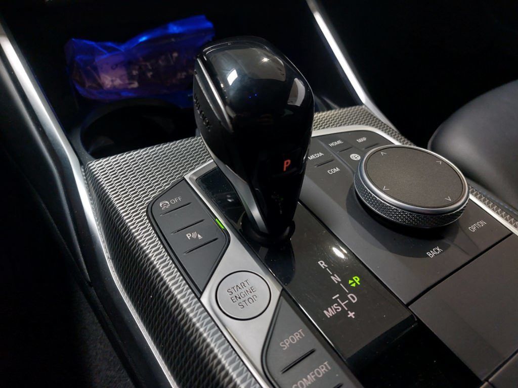 BMW 320 d xDrive M-SPORT - Samsaru's Car Outlet