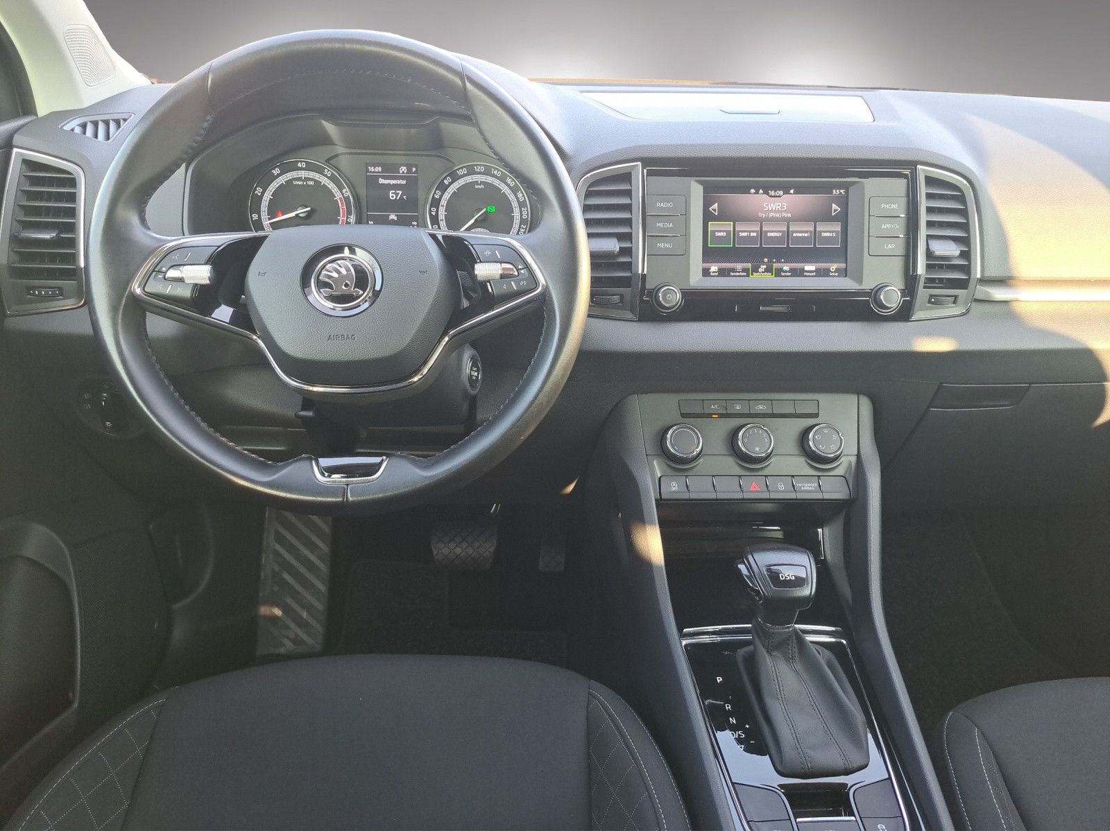 Skoda Karoq Ambition 1.5 TSI DSG - Samsaru's Car Outlet