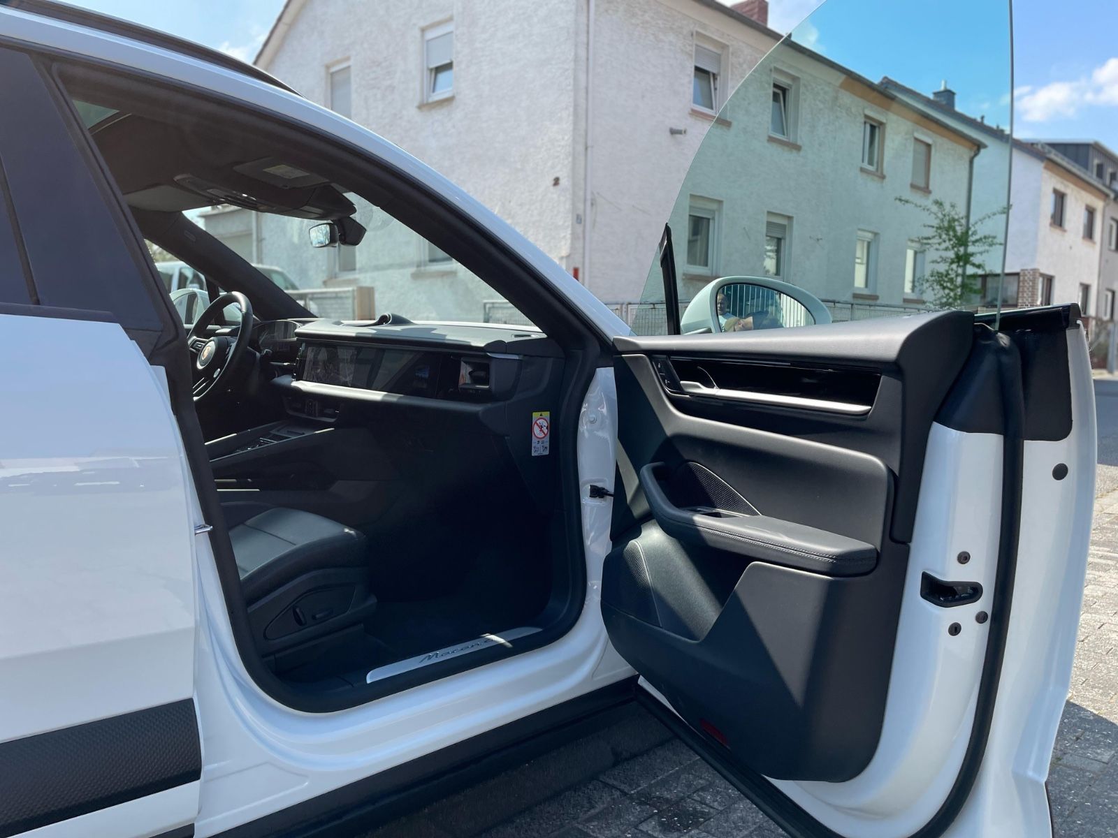 Porsche Macan 4 - Samsaru's Car Outlet