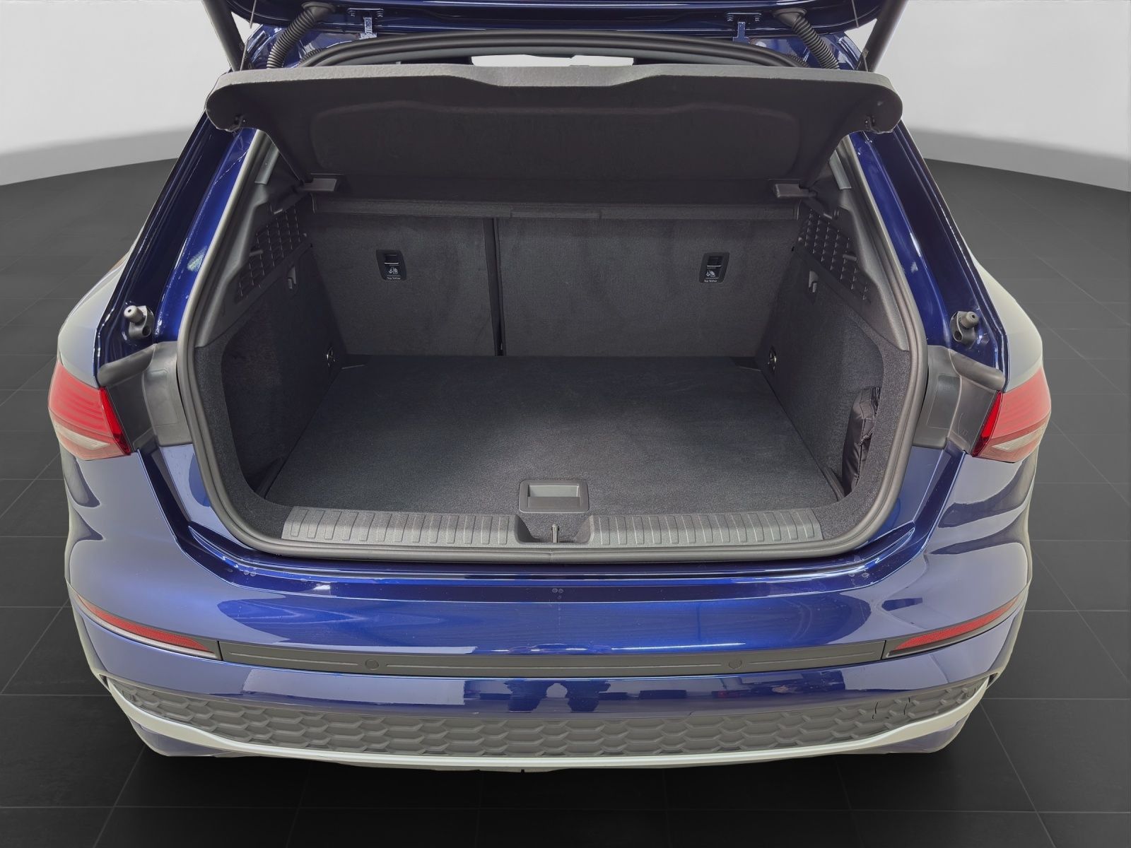 Audi A3 Sportback 35 TFSI ADVANCED - Samsaru's Car Outlet