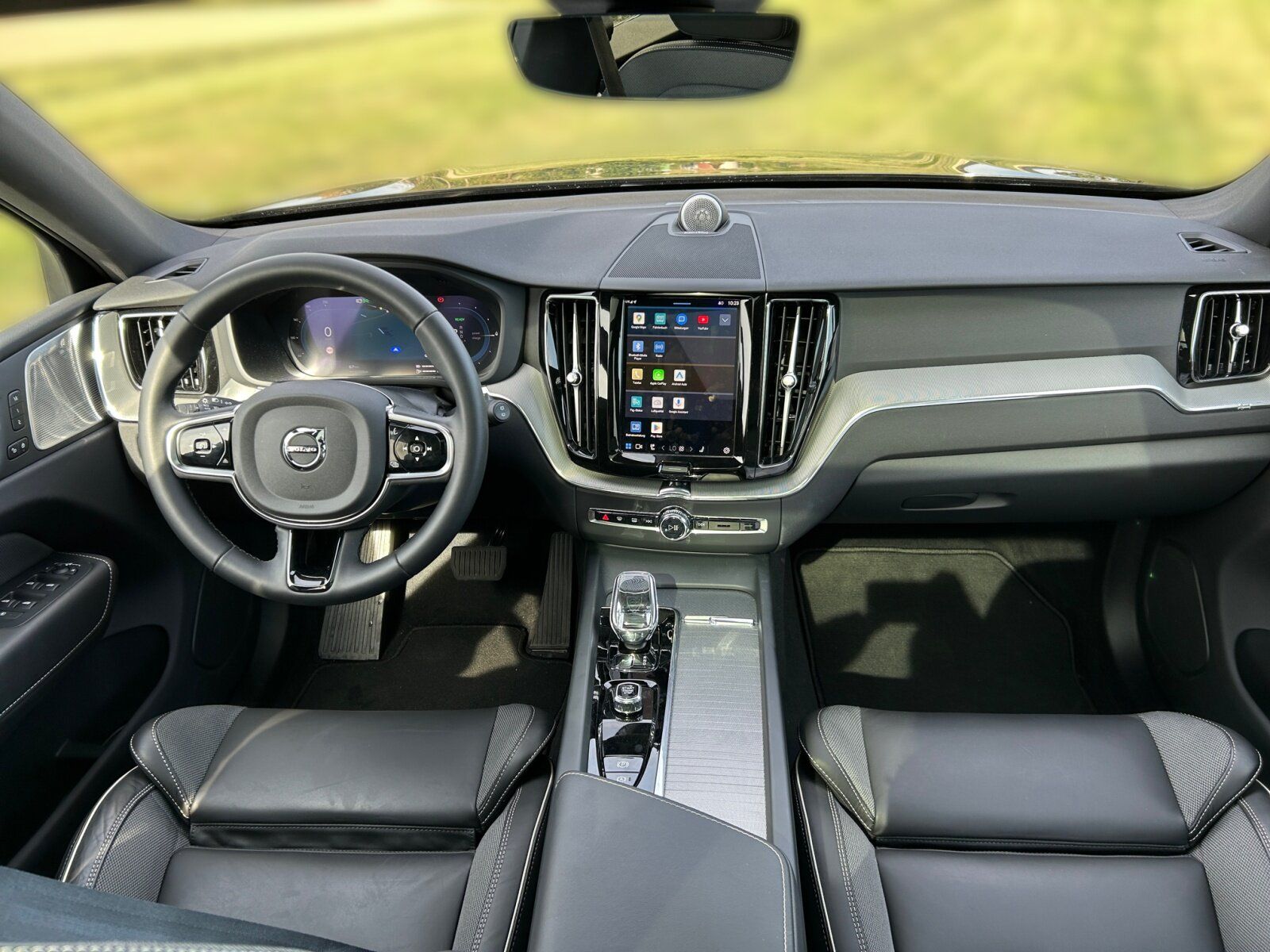 Volvo T6 AWD Plus Black Ed.+360+Luftfahrw.+AHK+Assist.