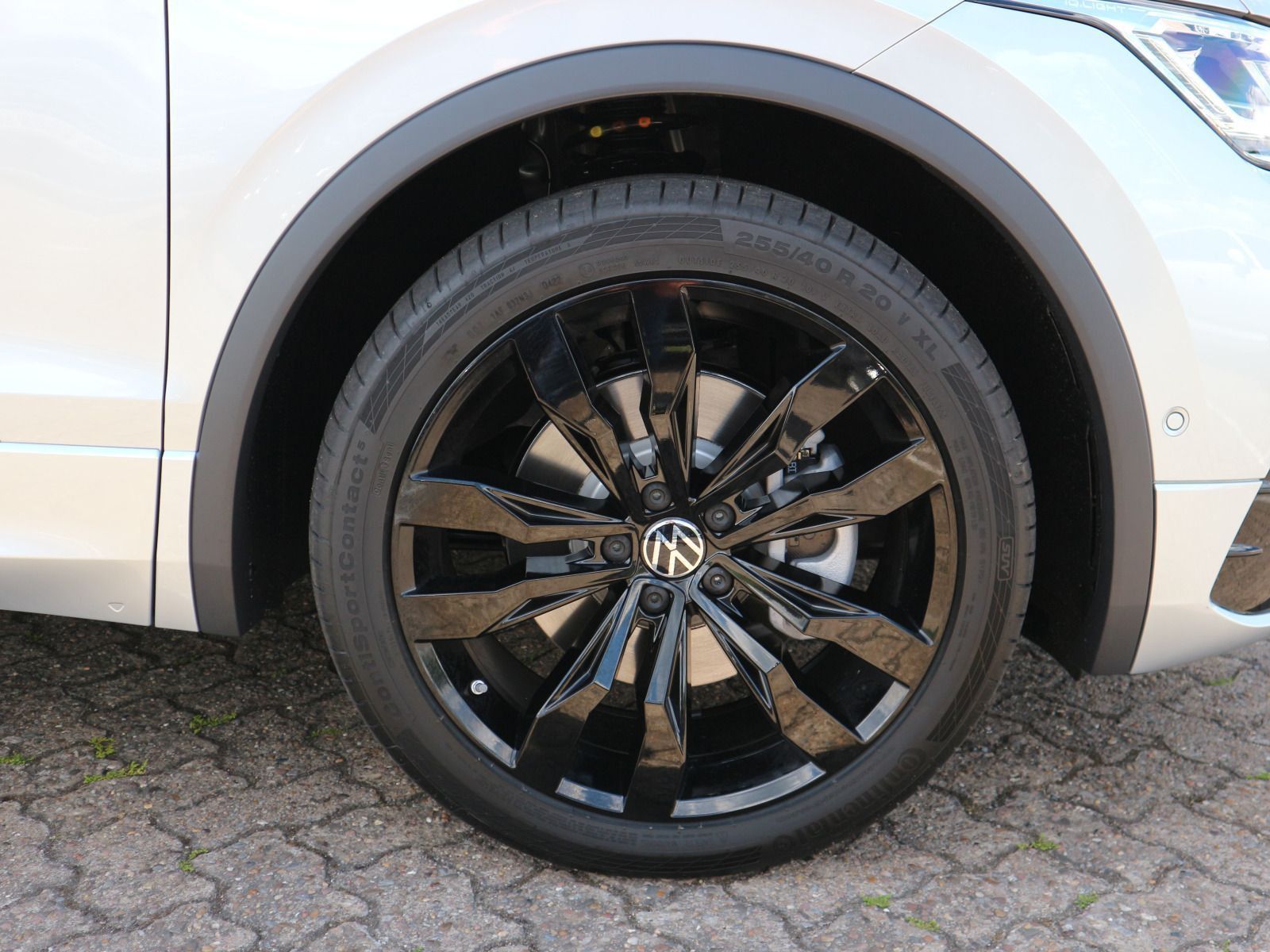 Volkswagen Tiguan R-Line 2.0 TDI 4M DSG AHK BlackStyle PANO