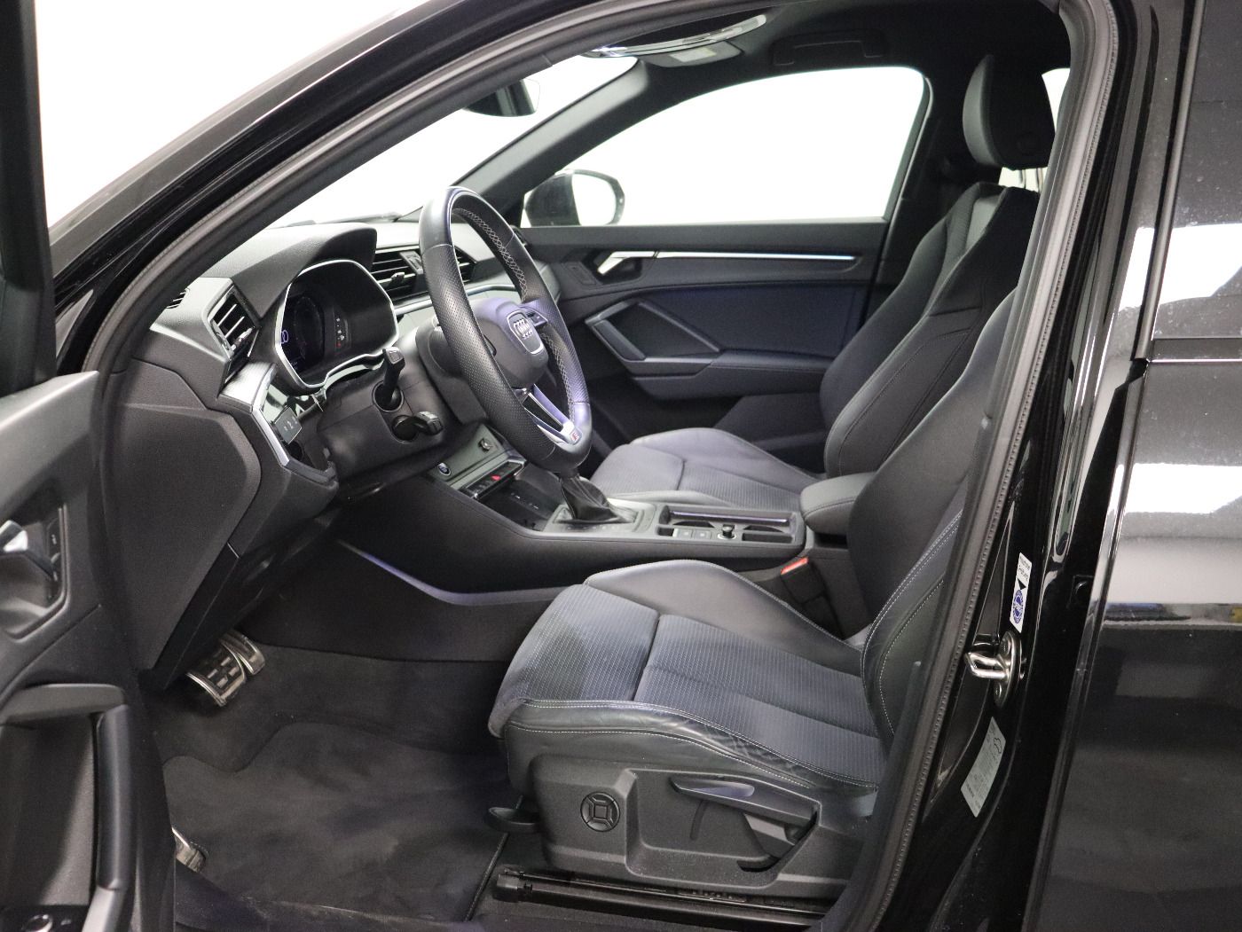 Audi Q3 Sportback 45 TFSI quattro S tronic S-Line - Samsaru's Car Outlet