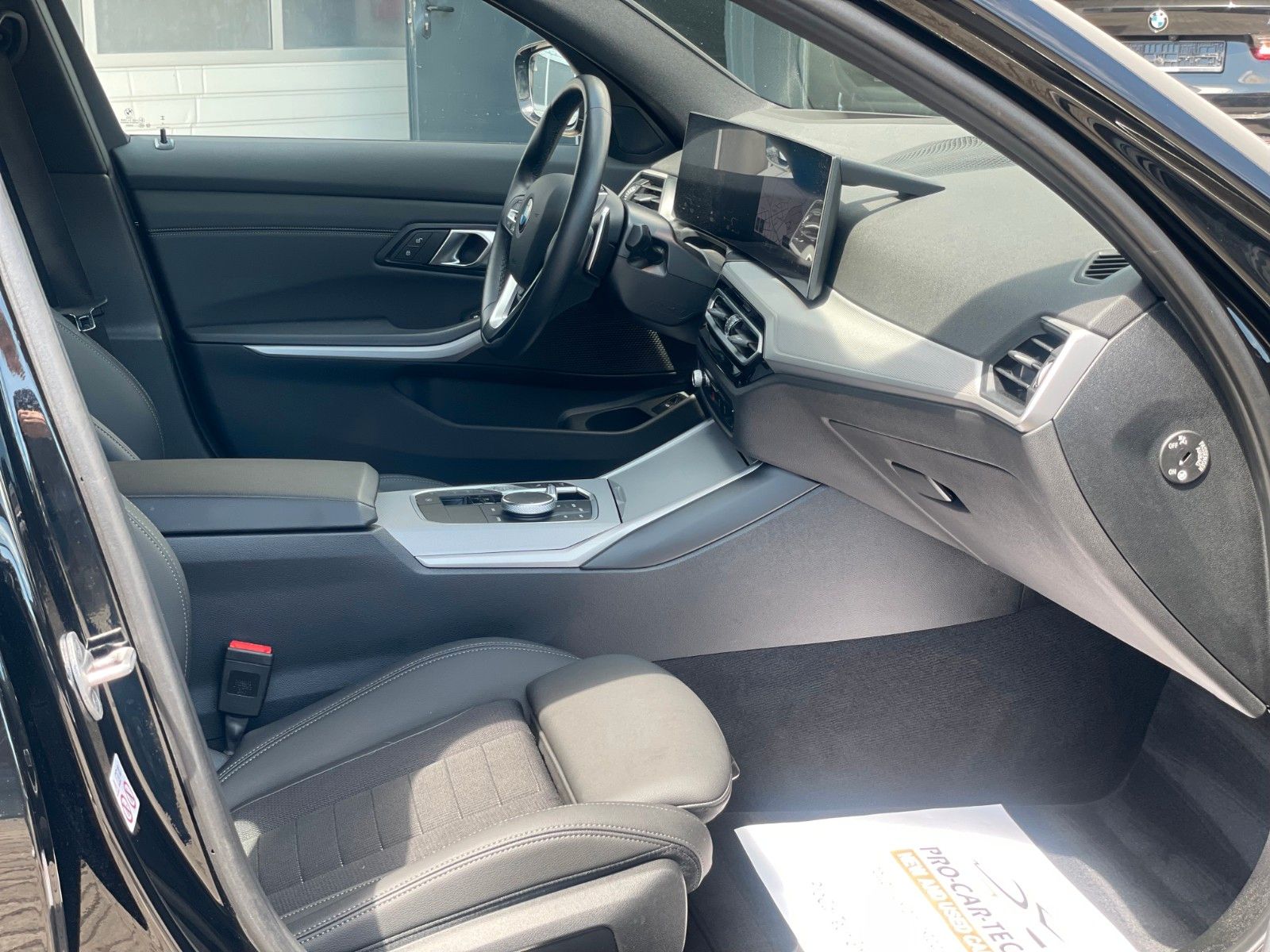 BMW 320d xDrive Touring - Samsaru's Car Outlet