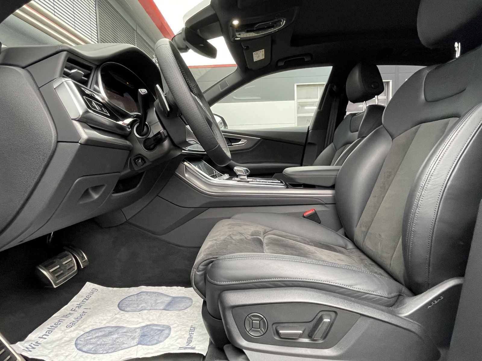 Audi RS Q8 4.0 TFSI qu. BLACK MATRIX DYNAMIK HUD PANO