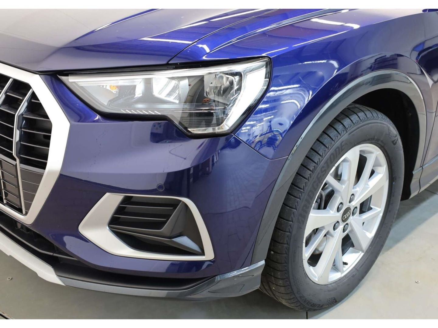 Audi Q3 40 TFSI quattro advanced - Samsaru's Car Outlet