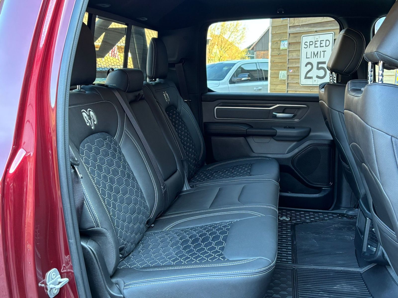 Dodge RAM 1500 5,7L BigHorn Crew Cab LED AHK 4x4