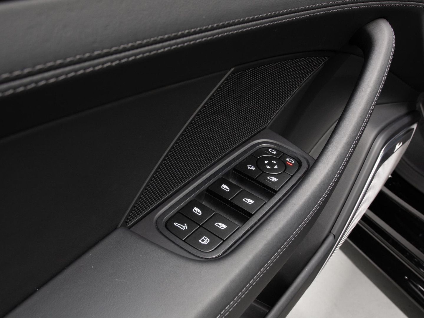Porsche Panamera 4 E-Hybrid Platinum Edition