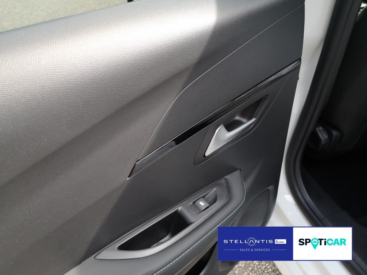 Peugeot 208 Allure 1.2 PureTech - Samsaru's Car Outlet