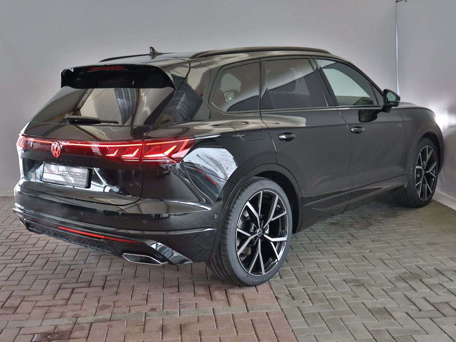Volkswagen TOUAREG R-Line TDI+AHK+PANO+DYNA+BLACKSTYL+LUFT