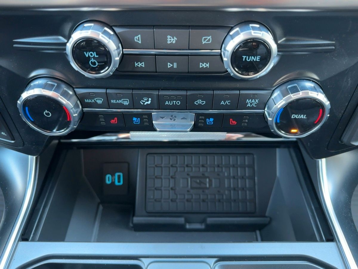 Ford F-150 Raptor - Samsaru's Car Outlet