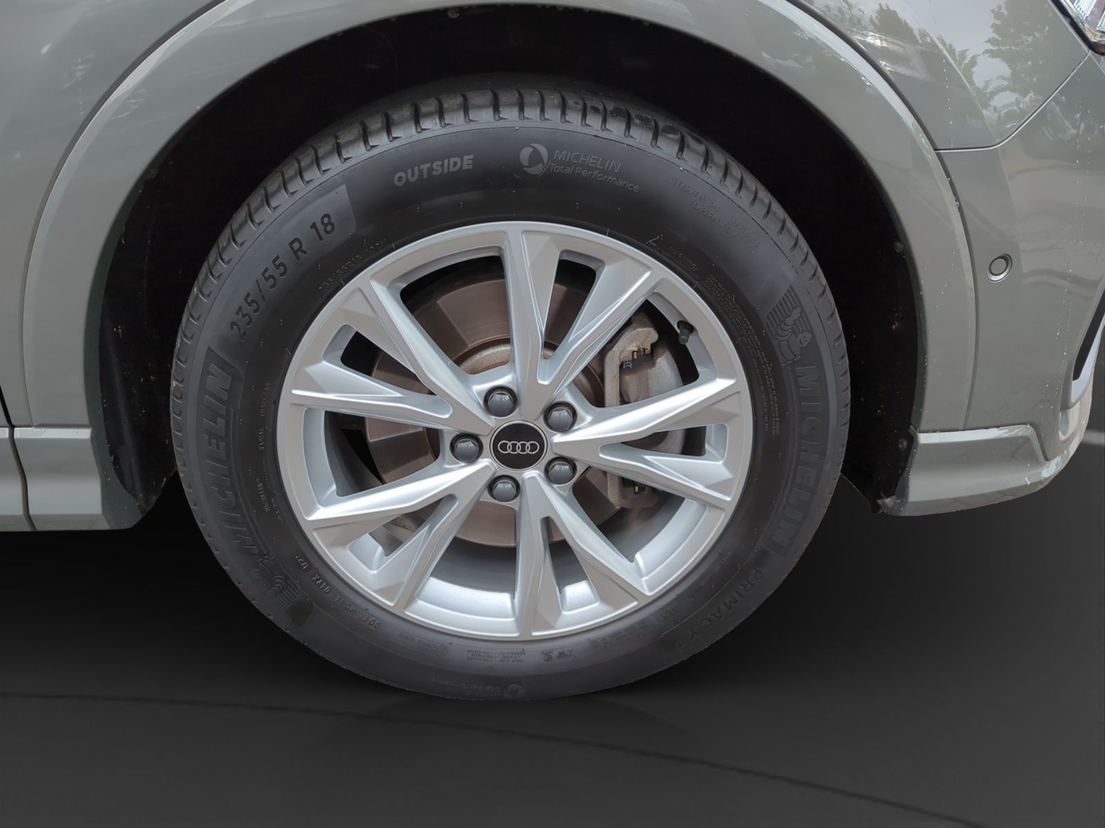 Audi Q3 40 TFSI quattro S-line - Samsaru's Car Outlet