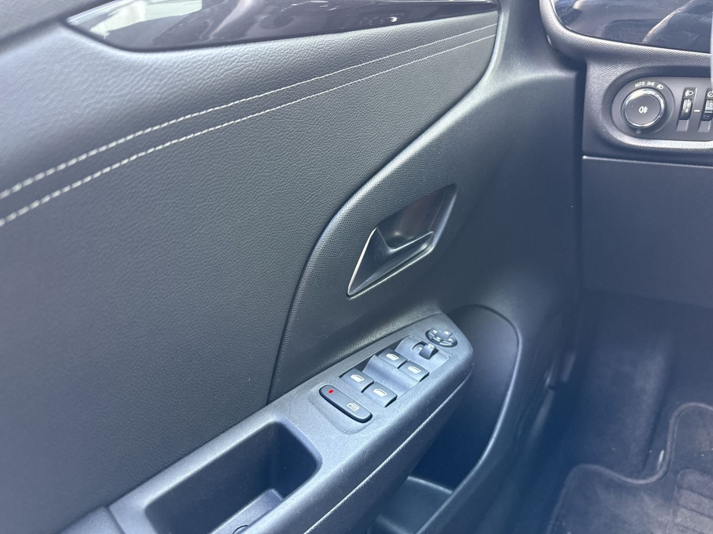 Opel Corsa Elegance - Samsaru's Car Outlet