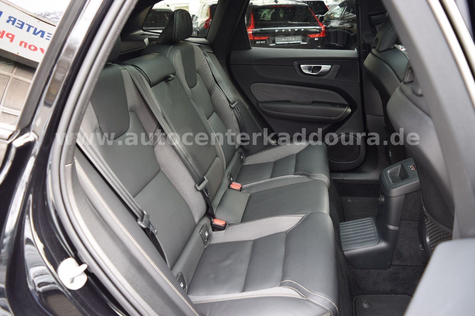 Volvo XC60 T6Plus Black Edition - Samsaru's Car Outlet