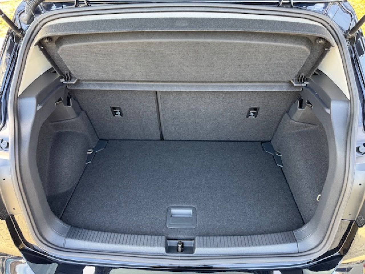 Volkswagen T-Cross Active 1.0 TSI - Samsaru's Car Outlet