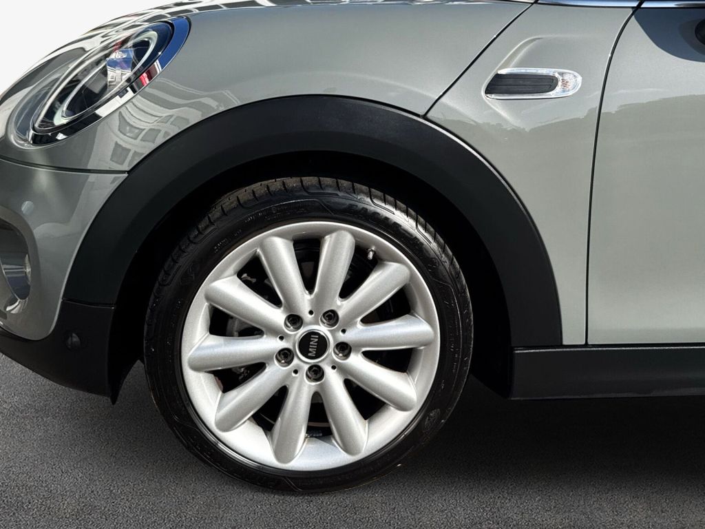 MINI Cooper Aut. - Samsaru's Car Outlet